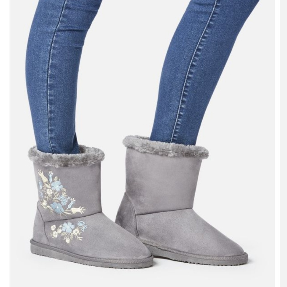 Just Fab Anchorage Embroidered Fuzzies Grey